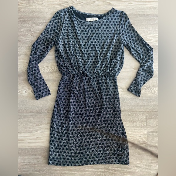 LOFT Petite Black and White Geometric Long Sleeve Dress - Picture 1 of 2